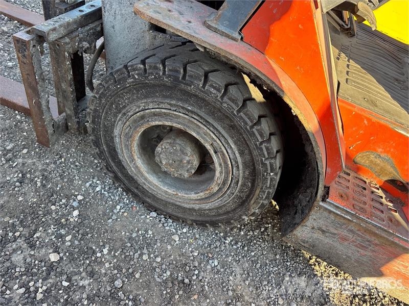 Toyota 7FGU25 3750 lb Pneumatic Tire Forklift Інше