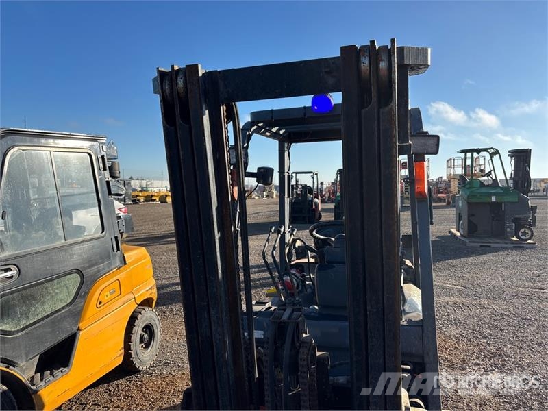 Toyota 7FGU25 3750 lb Pneumatic Tire Forklift Інше