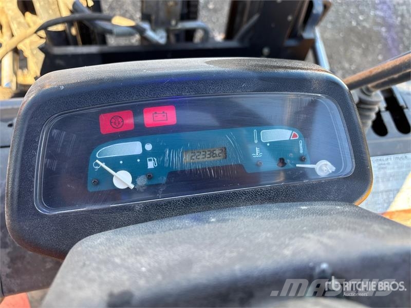 Toyota 7FGU25 3750 lb Pneumatic Tire Forklift Інше