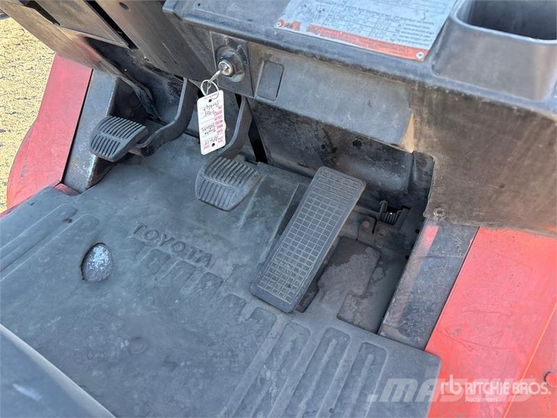 Toyota 7FGU32 6020 lb Forklift شاحنات ذات رافعات شوكية - أخرى