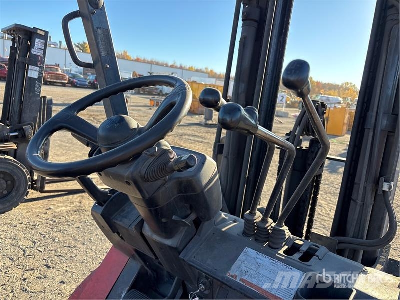 Toyota 7FGU32 6020 lb Forklift شاحنات ذات رافعات شوكية - أخرى