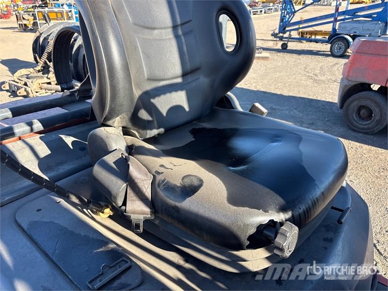 Toyota 7FGU32 6020 lb Forklift شاحنات ذات رافعات شوكية - أخرى