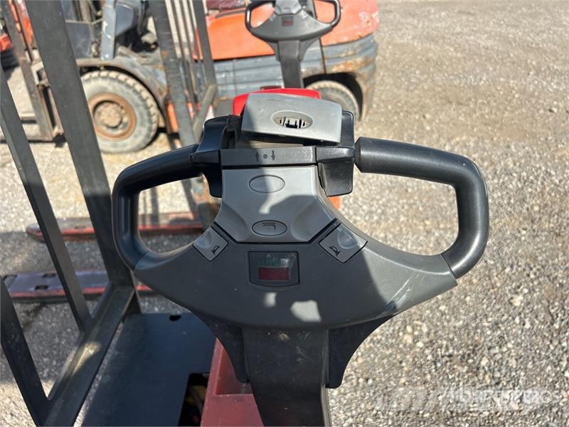Toyota 7HBW23 Transpallet elettrici a timone