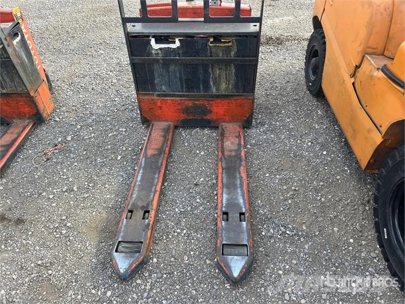 Toyota 7HBW23 Transpallet elettrici a timone
