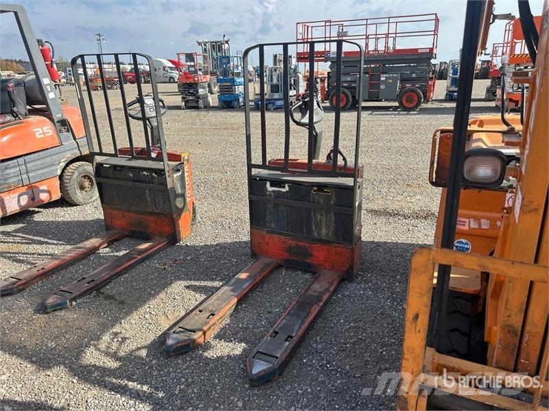 Toyota 7HBW23 Transpallet elettrici a timone