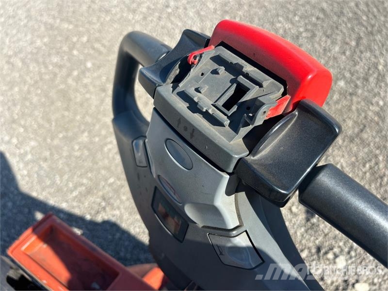 Toyota 7HBW23 Kézi raklapemelő