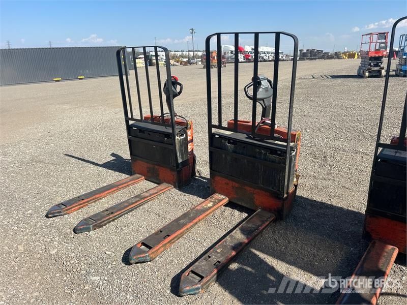 Toyota 7HBW23 핸드파레트 트럭
