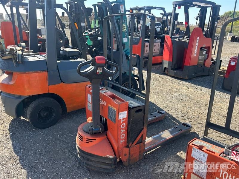 Toyota 7HBW23 Transpallet elettrici a timone
