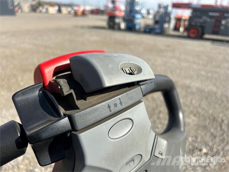 Toyota 7HBW23 Transpallet elettrici a timone