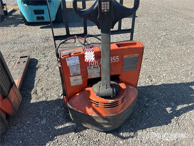 Toyota 7HBW23 Kézi raklapemelő