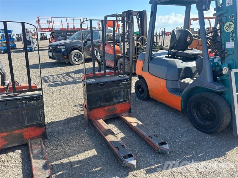 Toyota 7HBW23 Transpallet elettrici a timone