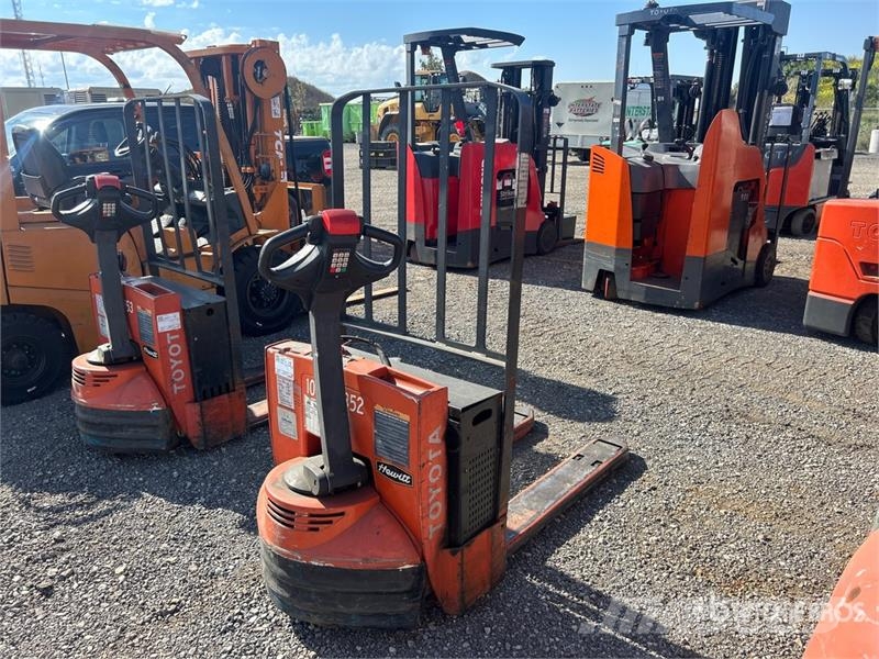 Toyota 7HBW23 Transpallet elettrici a timone