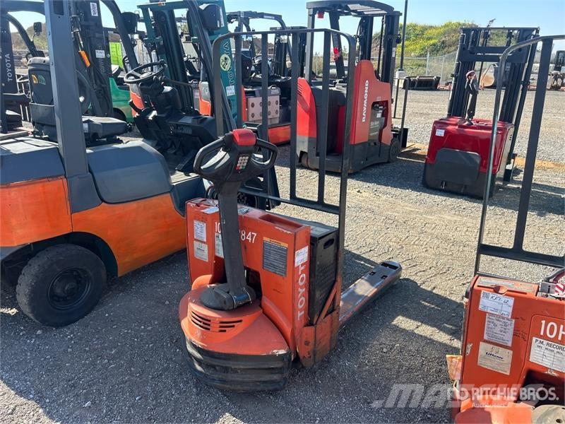 Toyota 7HBW23 Transpallet elettrici a timone