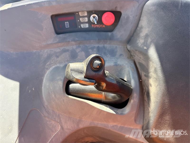 Toyota 8BNCU18 Chariots élévateurs électriques