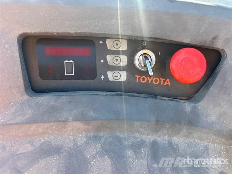Toyota 8BNCU18 Chariots élévateurs électriques