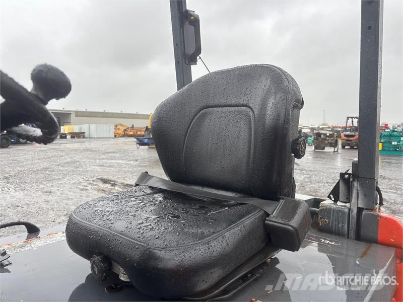 Toyota 8FBCHU25 2410 lb Electric Forklift Elektrostapler