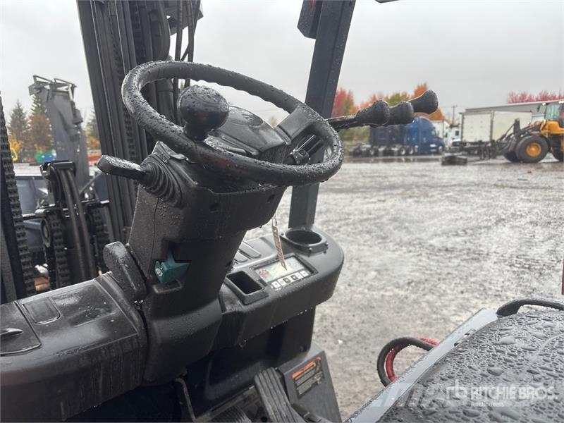 Toyota 8FBCHU25 2410 lb Electric Forklift Elektrostapler