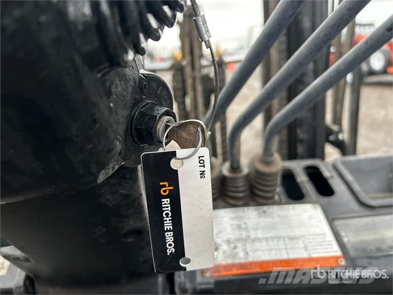 Toyota 8FGU25 4500 lb Forklift Targoncák-Egyéb