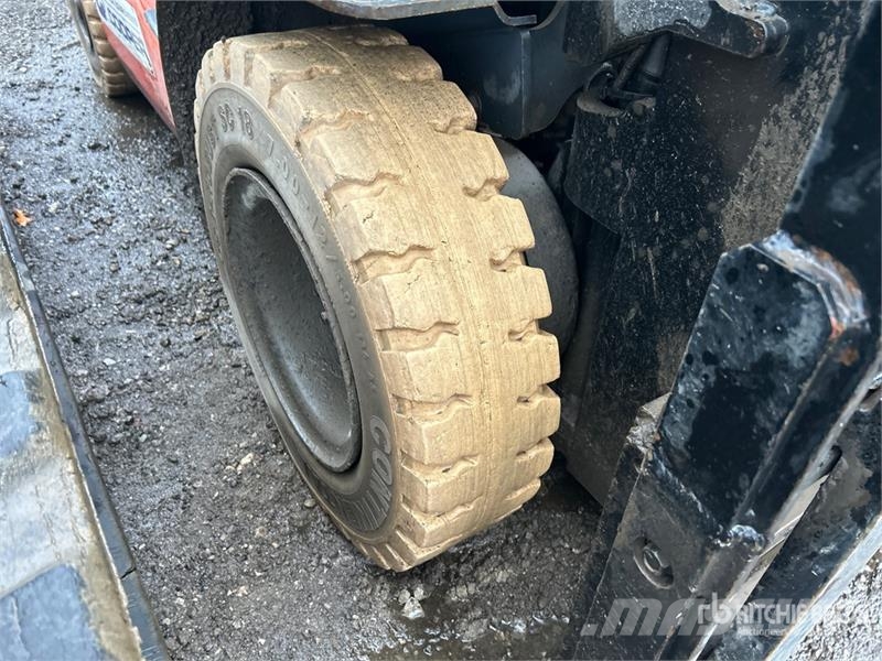 Toyota 8FGU25 4500 lb Forklift Targoncák-Egyéb