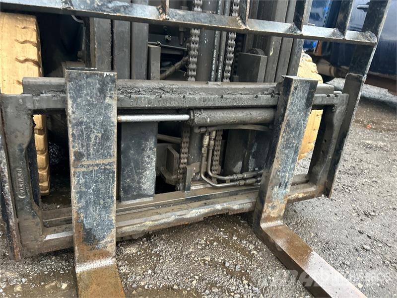 Toyota 8FGU25 4500 lb Forklift Targoncák-Egyéb
