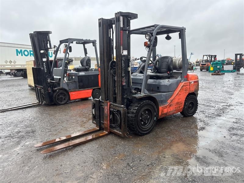Toyota 8FGU30 5750 lb Forklift Autres Chariots élévateurs
