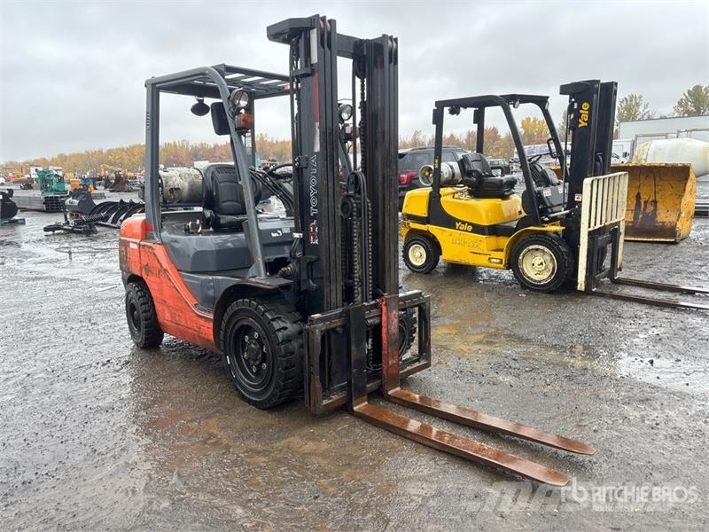 Toyota 8FGU30 5750 lb Forklift Autres Chariots élévateurs