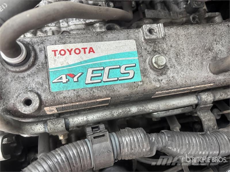 Toyota 8FGU30 5750 lb Forklift Autres Chariots élévateurs