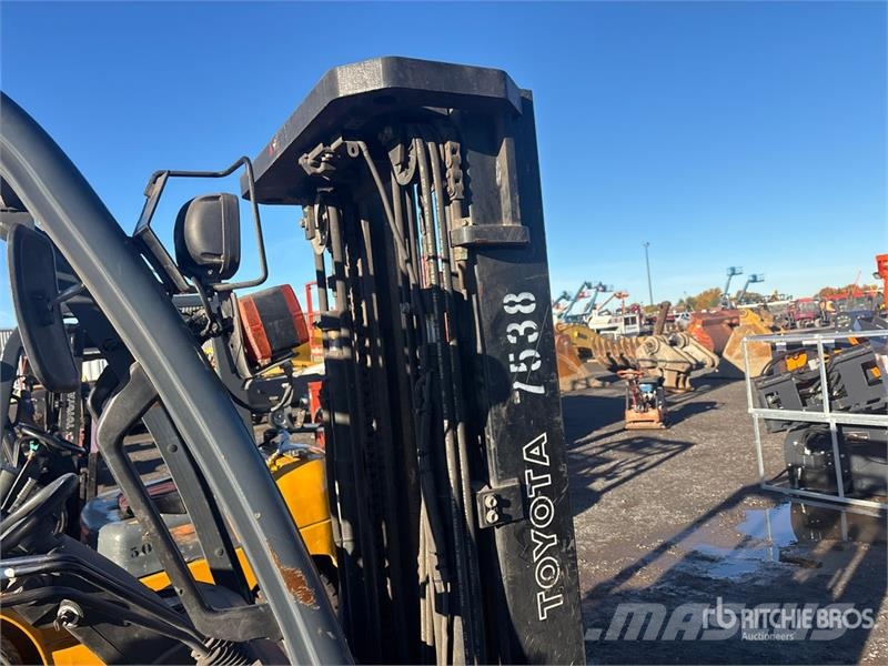 Toyota 8FGU30 5820 lb Cushion Tire Forklift Другие складские механизмы