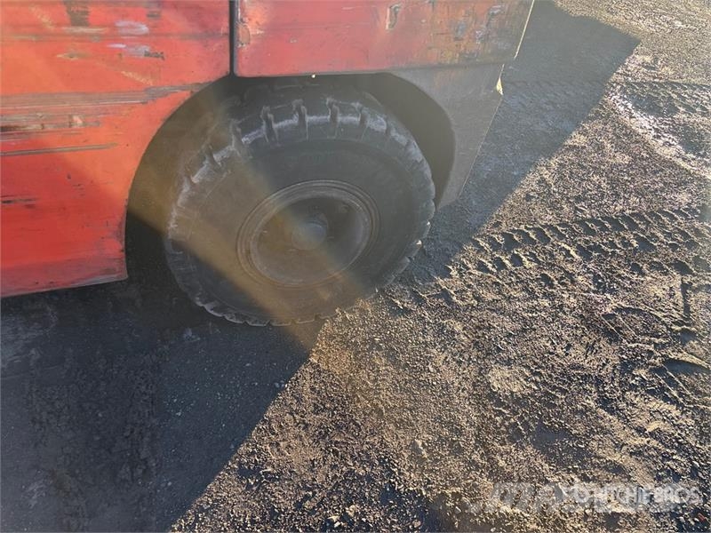 Toyota 8FGU30 5820 lb Cushion Tire Forklift Інше