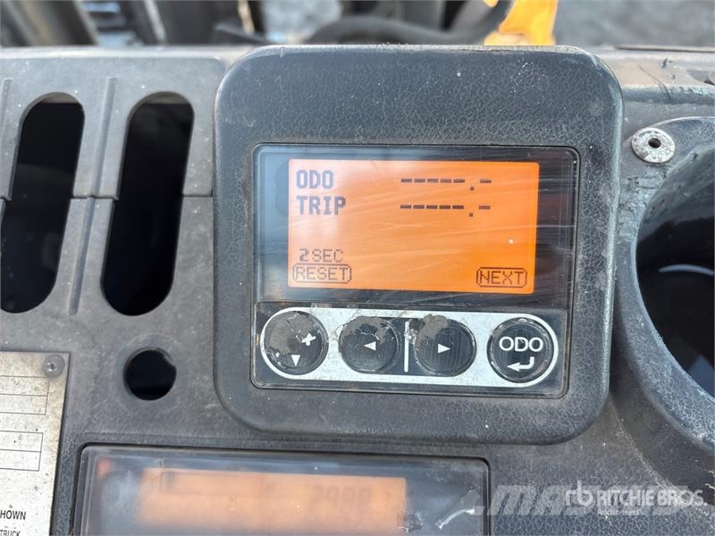 Toyota 8FGU30 5820 lb Cushion Tire Forklift Інше