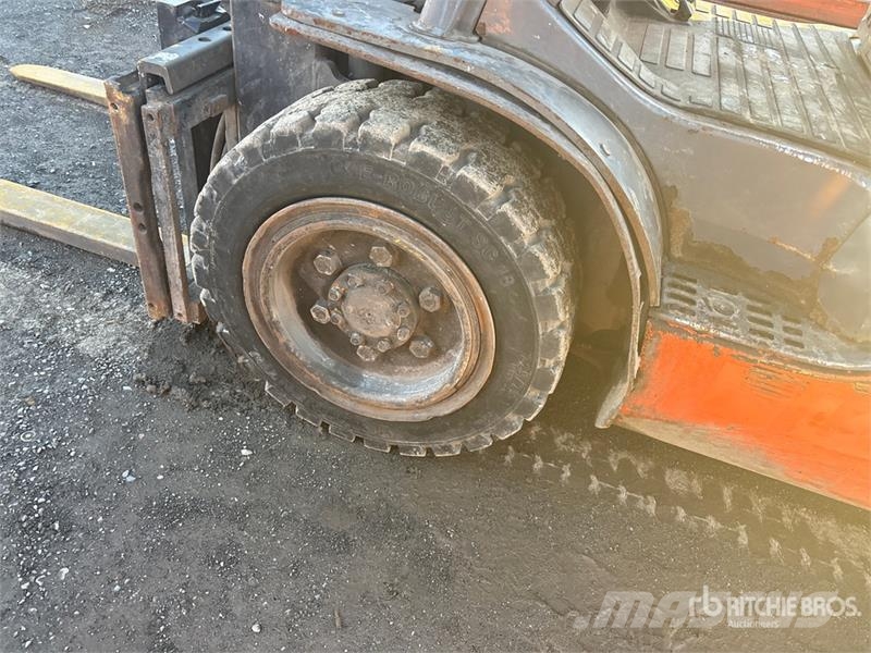 Toyota 8FGU30 5820 lb Cushion Tire Forklift Інше