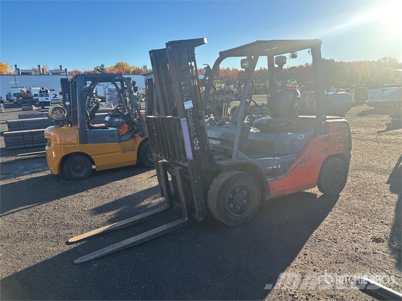 Toyota 8FGU30 5820 lb Cushion Tire Forklift Gaffeltrucker - Annet