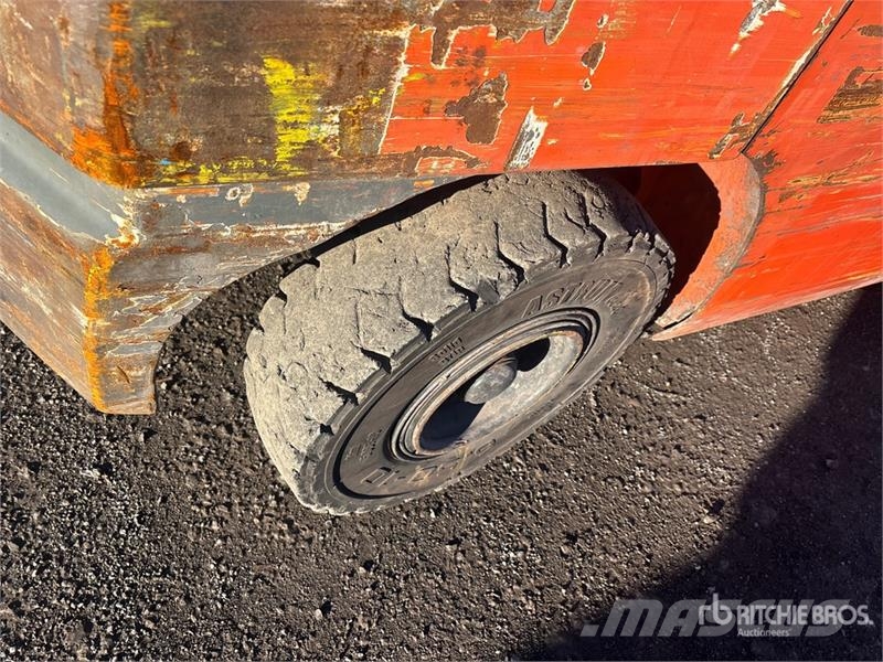 Toyota 8FGU30 5820 lb Cushion Tire Forklift Empilhadores - Outros