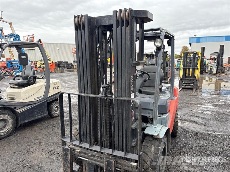 Toyota 8FGU30 6500 lb Pneumatic Tire Forklift Gaffeltrucker - Annet