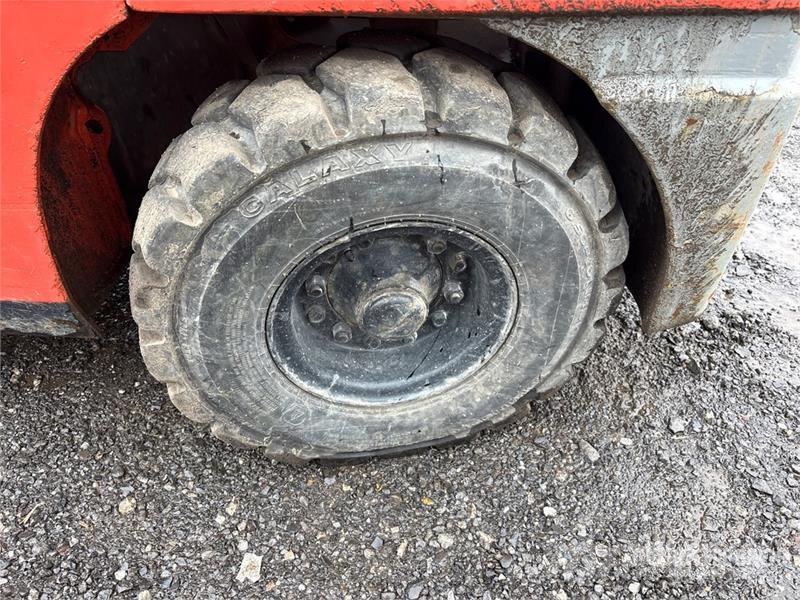 Toyota 8FGU30 6500 lb Pneumatic Tire Forklift Gaffeltrucker - Annet