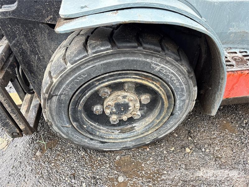 Toyota 8FGU32 6500 lb Pneumatic Tire Forklift 그 외 지게차