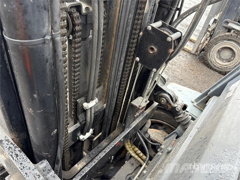 Toyota 8FGU32 6500 lb Pneumatic Tire Forklift 그 외 지게차