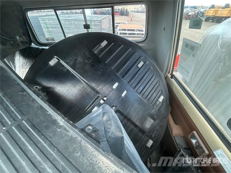 Toyota Land Cruiser 70 Series Truck Cab (Unused) Кабини