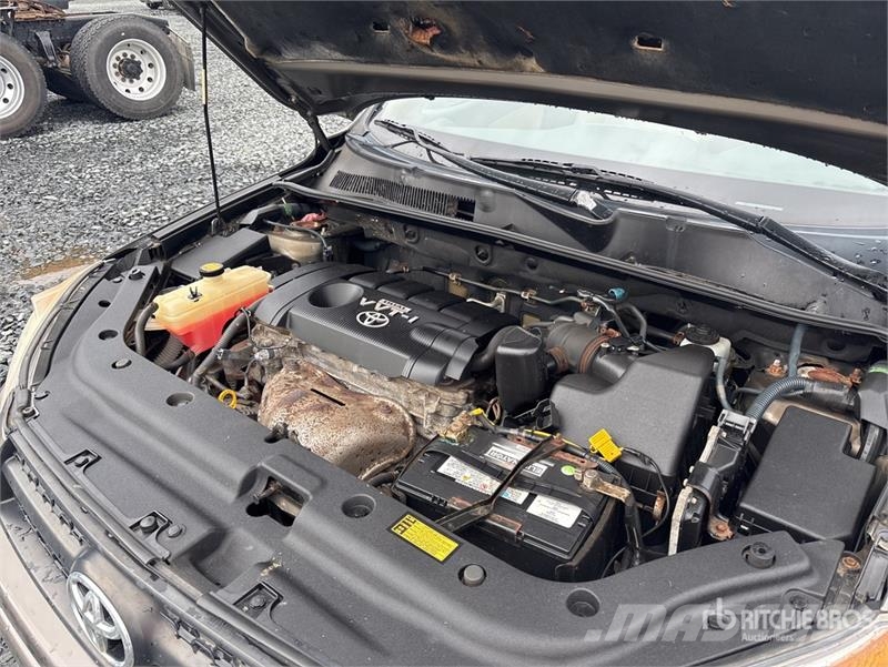 Toyota RAV4 2WD SUV Coches