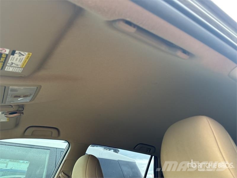 Toyota RAV4 2WD SUV Coches