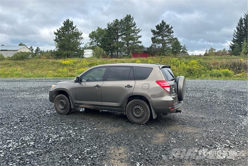 Toyota RAV4 2WD SUV Coches