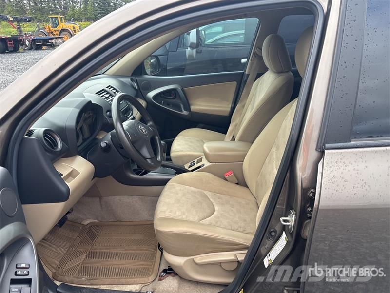 Toyota RAV4 2WD SUV Coches