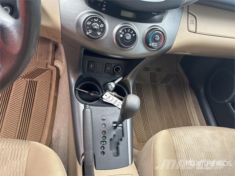 Toyota RAV4 2WD SUV Coches