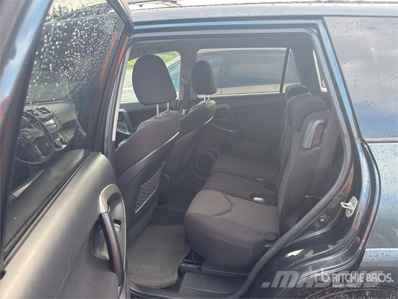 Toyota RAV4 Sport 4WD SUV Coches