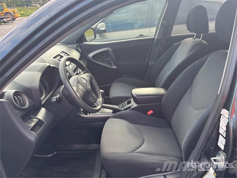 Toyota RAV4 Sport 4WD SUV Coches
