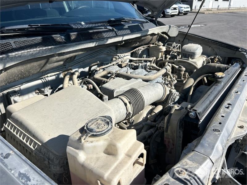 Toyota Tundra 4x4 Crew Cab Flatbed Truck Camiones plataforma