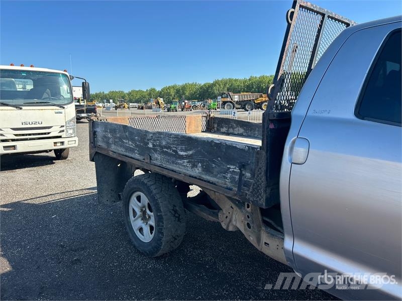 Toyota Tundra 4x4 Crew Cab Flatbed Truck Camiones plataforma