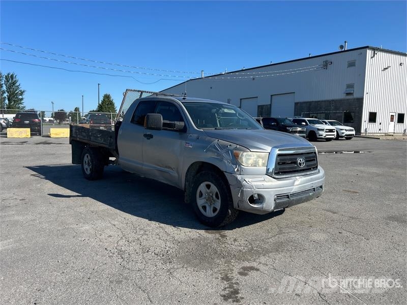 Toyota Tundra 4x4 Crew Cab Flatbed Truck Camiones plataforma
