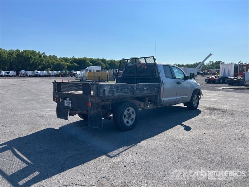 Toyota Tundra 4x4 Crew Cab Flatbed Truck Camiones plataforma
