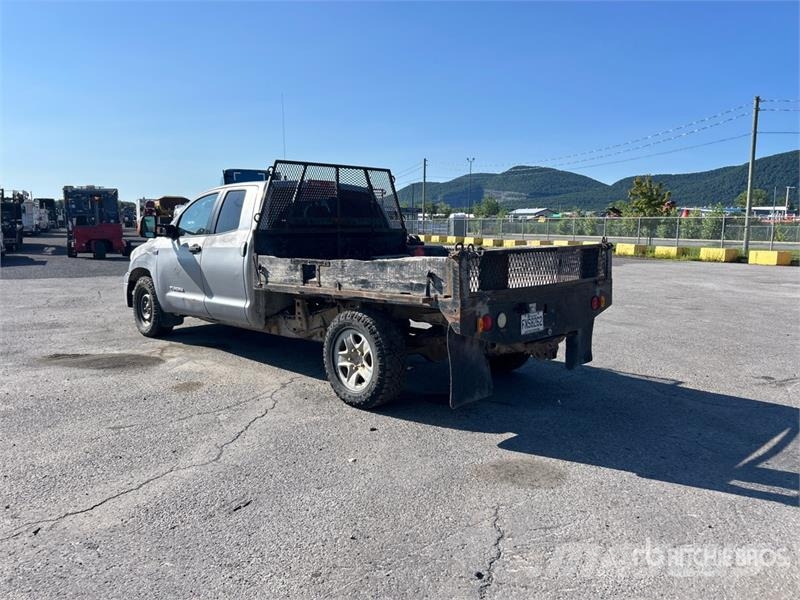 Toyota Tundra 4x4 Crew Cab Flatbed Truck Camiones plataforma